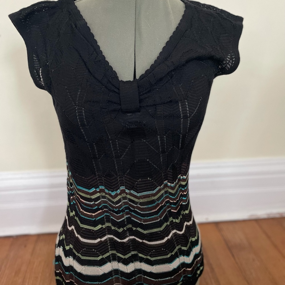 Adorable black and multicolored Italian top!